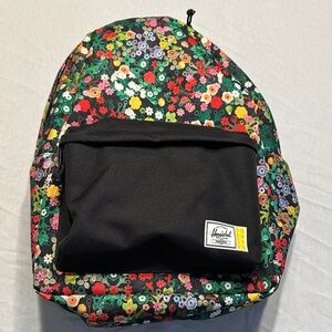 NWOT, Herschel Supply Co. LEGO Herschel Classic XL - Scavenger Hunt Meadow
